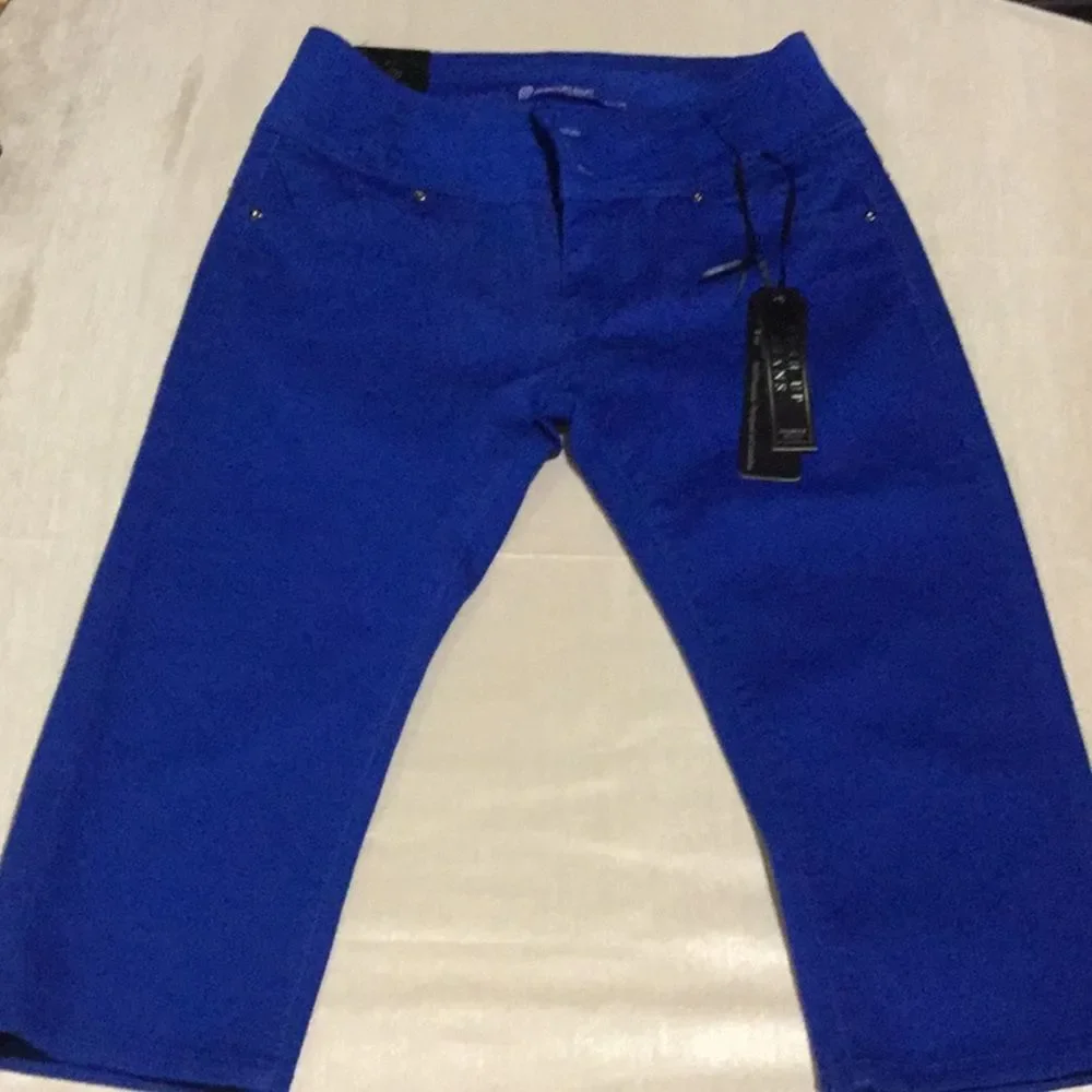 P&P Push Up Jeans Capris - Picture 2 of 7